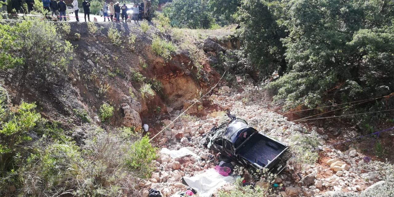 Identifican a víctimas de volcadura en Nochixtlán
