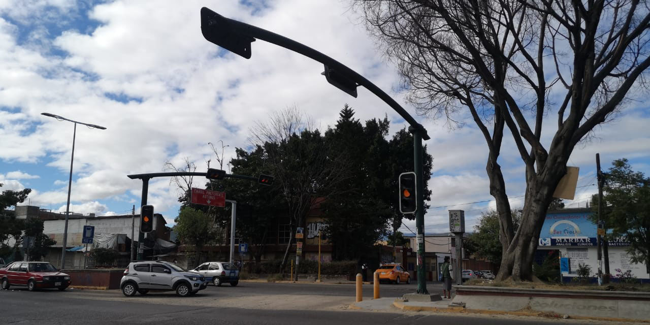 Reportan semáforos inservibles en la carretera 190 | El Imparcial de Oaxaca