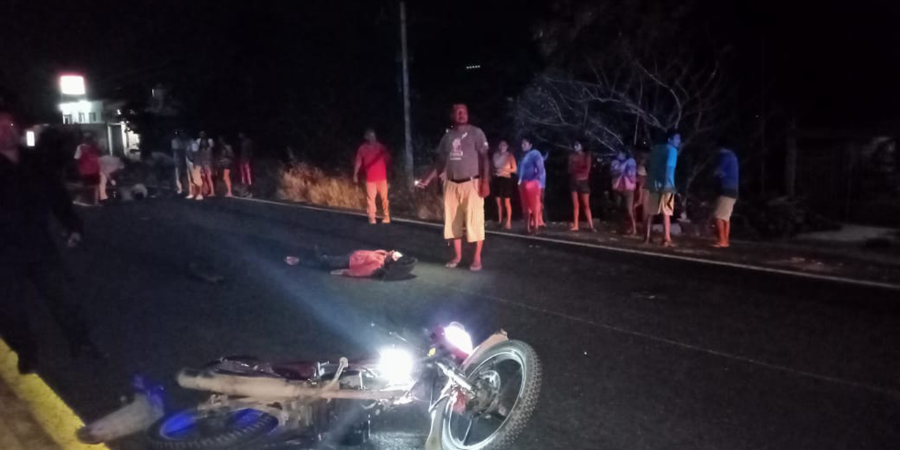 Atropellan a motociclistas en carretera de Tehuantepec-Salina Cruz