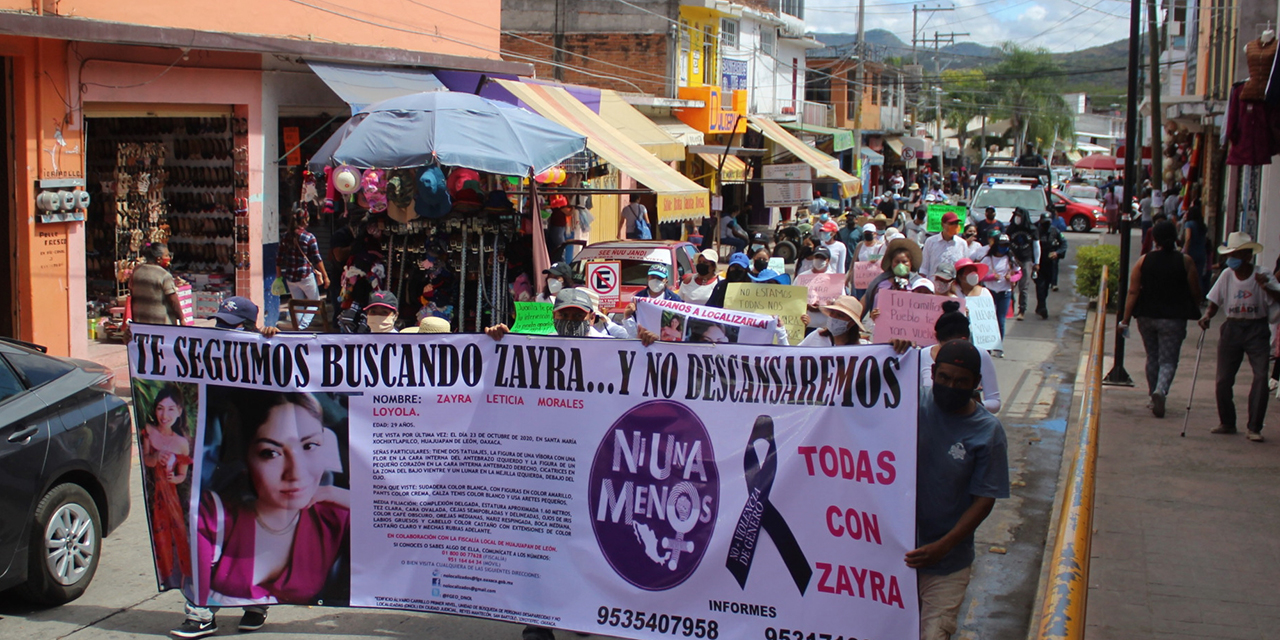 Con marcha, claman ayuda de autoridades en Santa María Xochixtlapilco