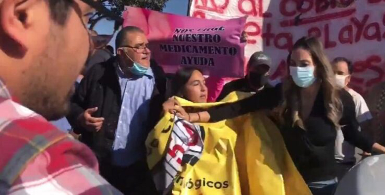 Video: “Ya no lo reciben con abrazos, ¿dónde quedó el jetta?”, reprocha manifestante a AMLO | El Imparcial de Oaxaca