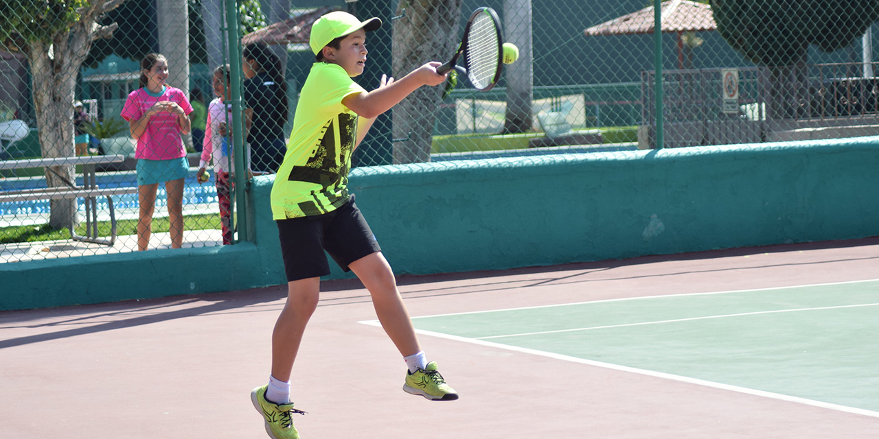 Se lleva a cabo copa de Tenis en Huatulco