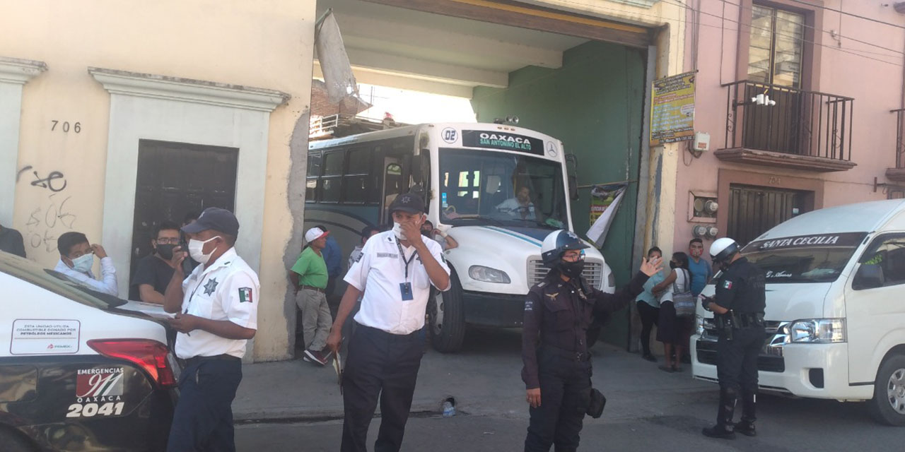 Atropellan a familia en terminal de autobuses foráneos de Oaxaca