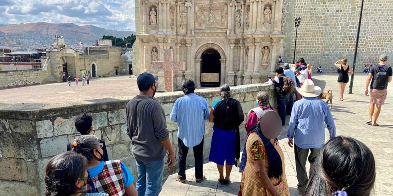Covid-19 no frenó la veneración a la Virgen de la Soledad | El Imparcial de Oaxaca