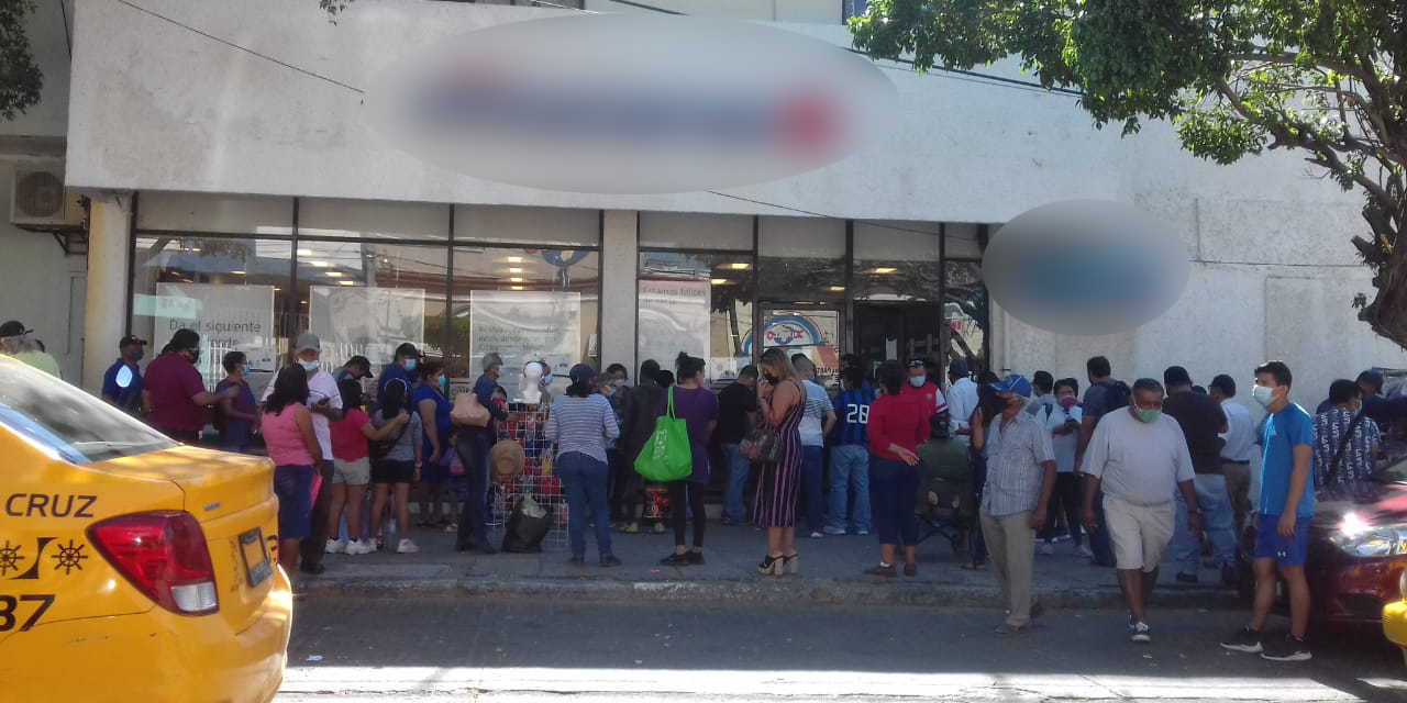 Reportan aglomeraciones en los bancos de Salina Cruz | El Imparcial de Oaxaca