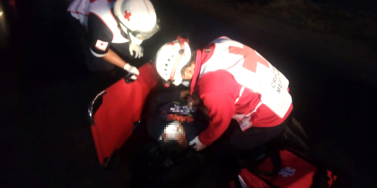 Taxista golpea a motociclista y huye en la ciudad de Oaxaca
