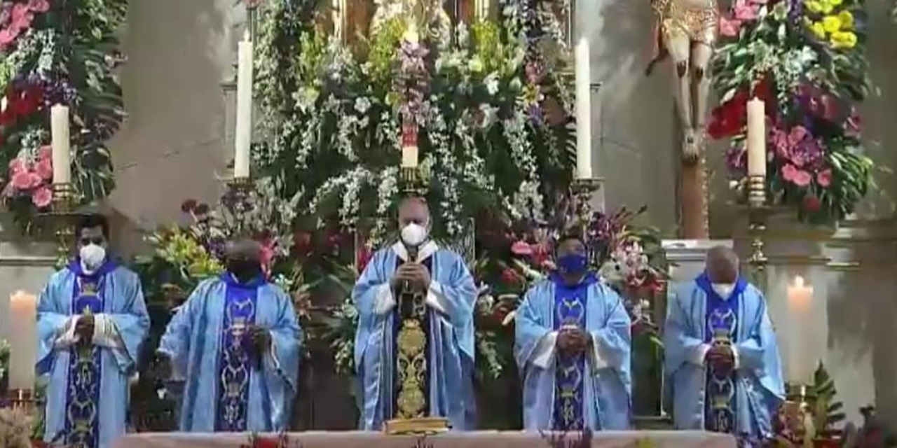 Arzobispo pide a la Virgen por el personal médico