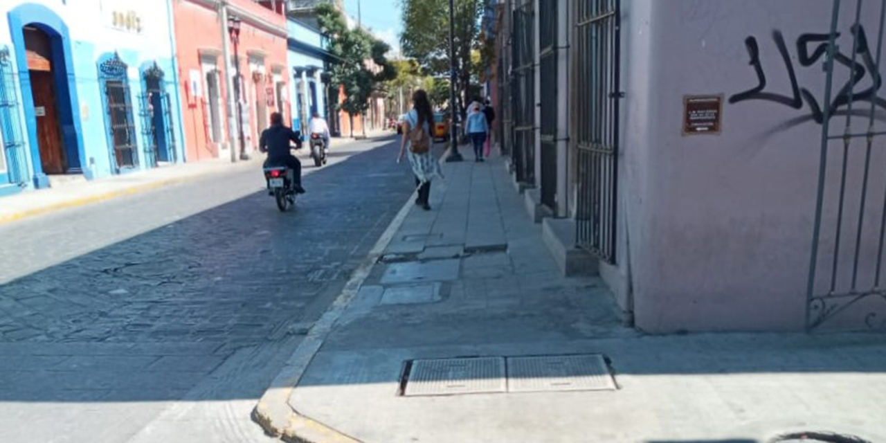 Personas con discapacidad enfrentan un calvario en vía pública de Oaxaca
