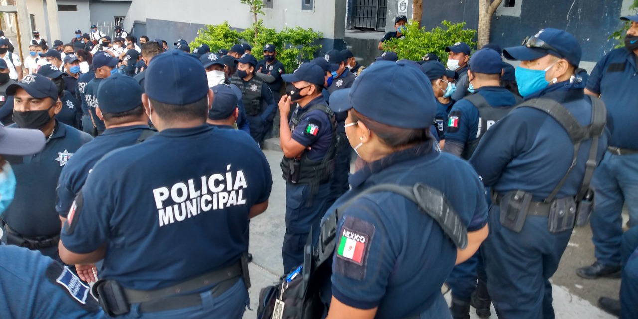 Policías de Salina Cruz suspenden labores | El Imparcial de Oaxaca