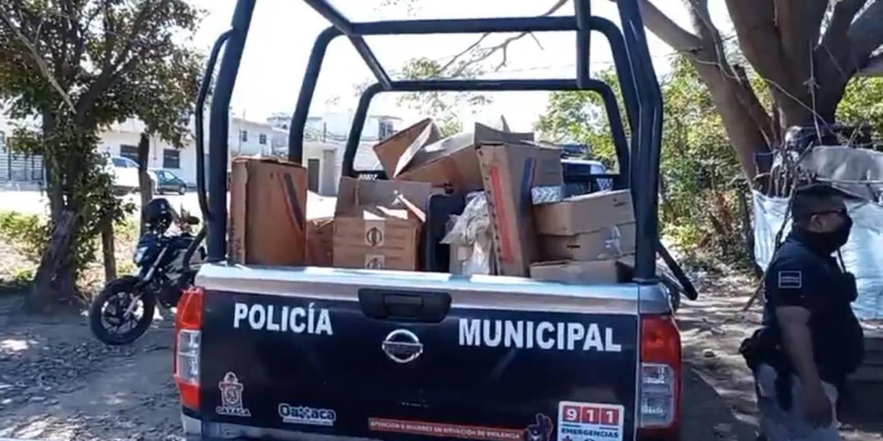 Detienen a tres sujetos con mercancía robada | El Imparcial de Oaxaca