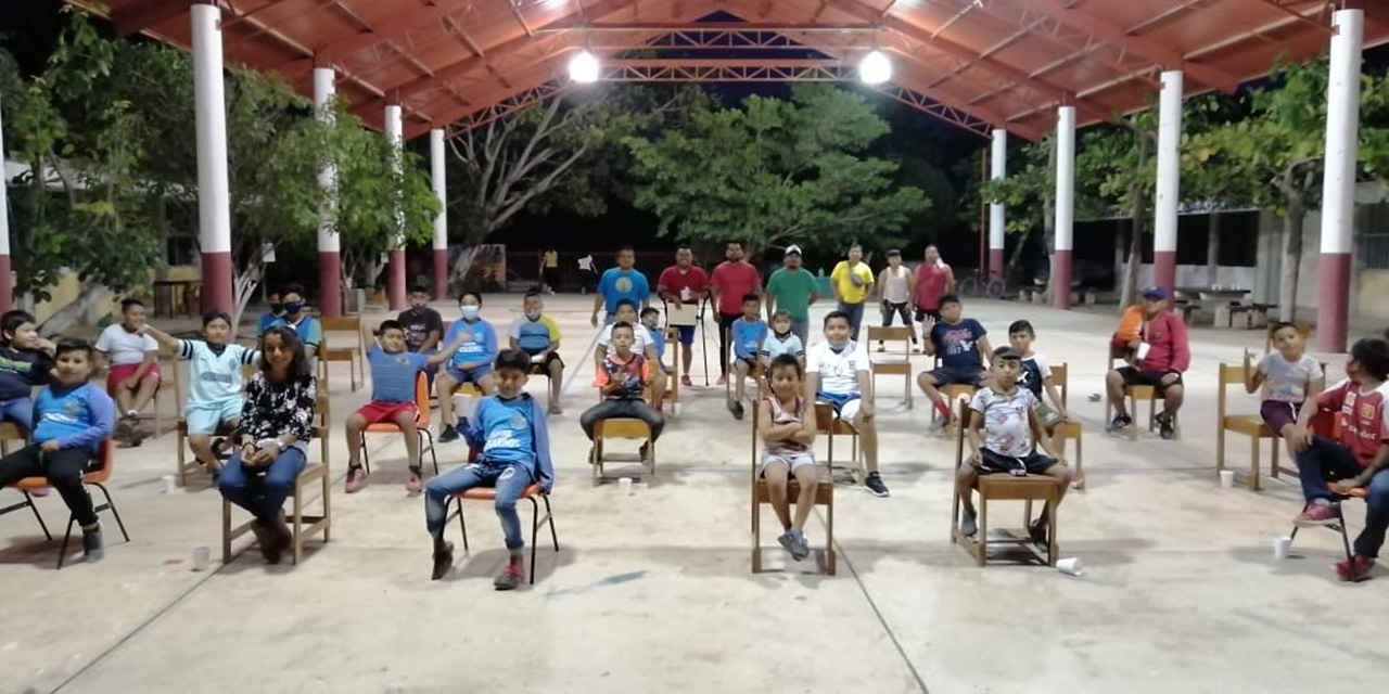 Atleta paralímpico ofrece conferencia motivacional en Juchitán | El Imparcial de Oaxaca