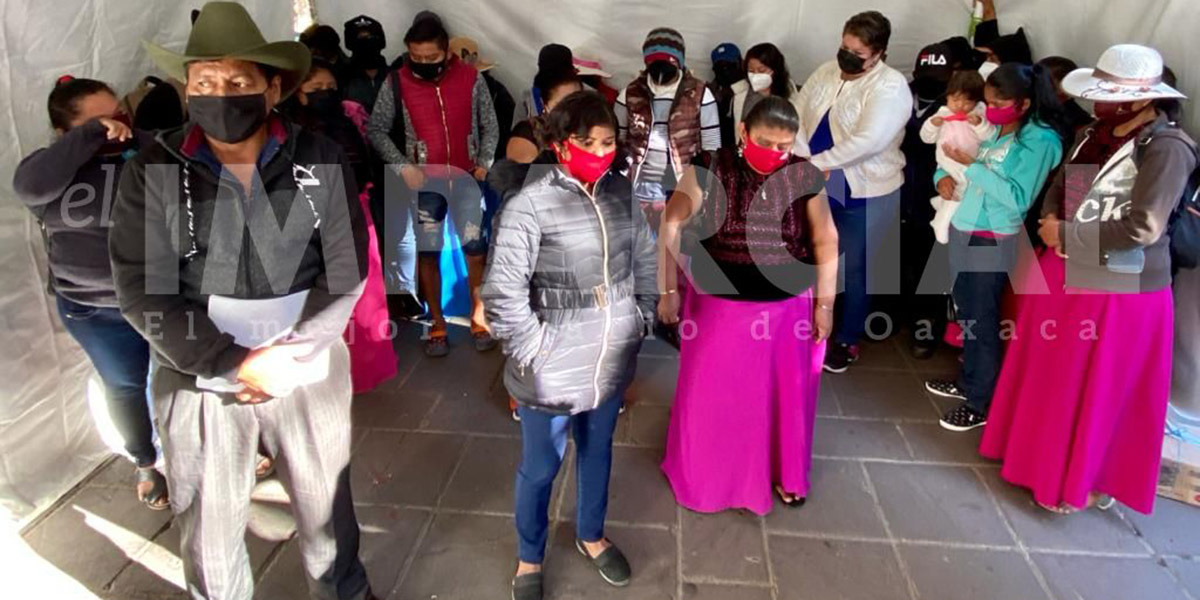 Instalan plantón pobladores de Huazantlán del Río | El Imparcial de Oaxaca