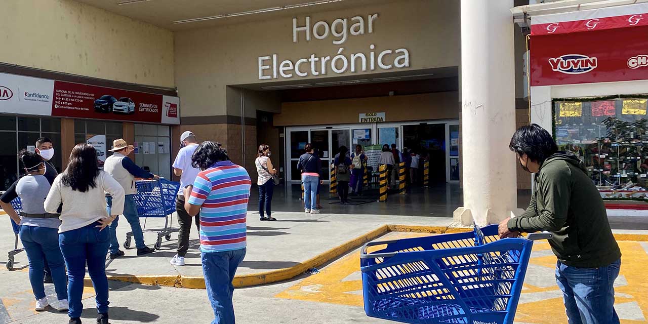 Siguen las aglomeraciones en los centros comerciales de Oaxaca