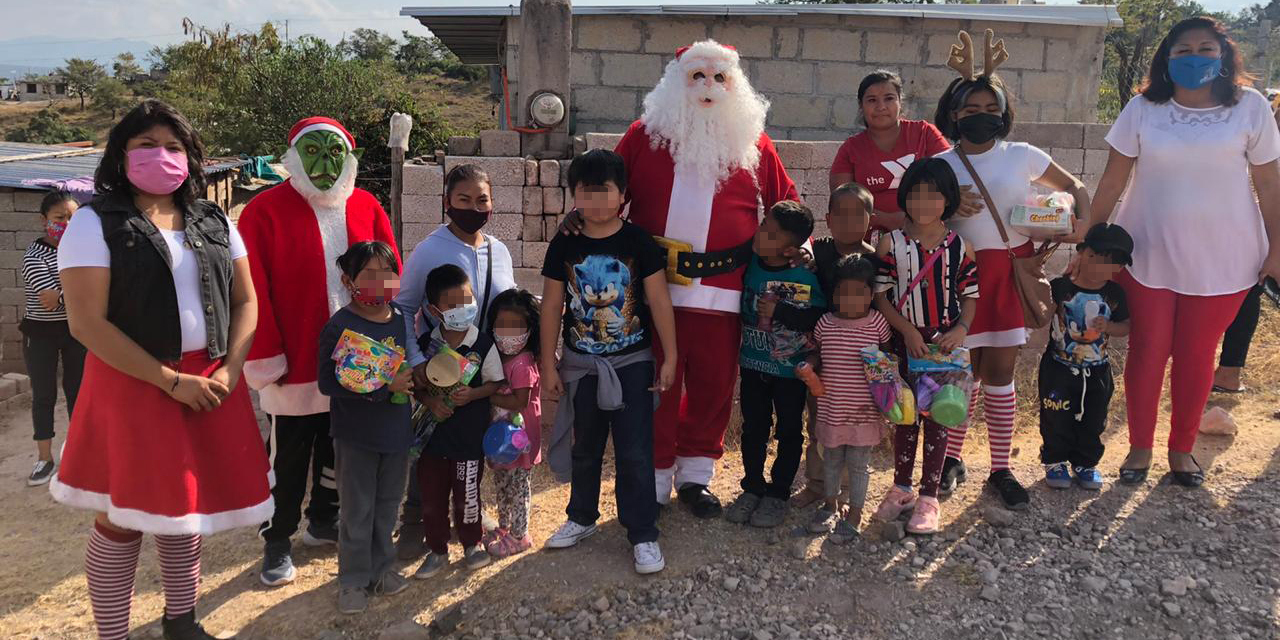 Se unen vecinos para llevar sonrisas a niños | El Imparcial de Oaxaca