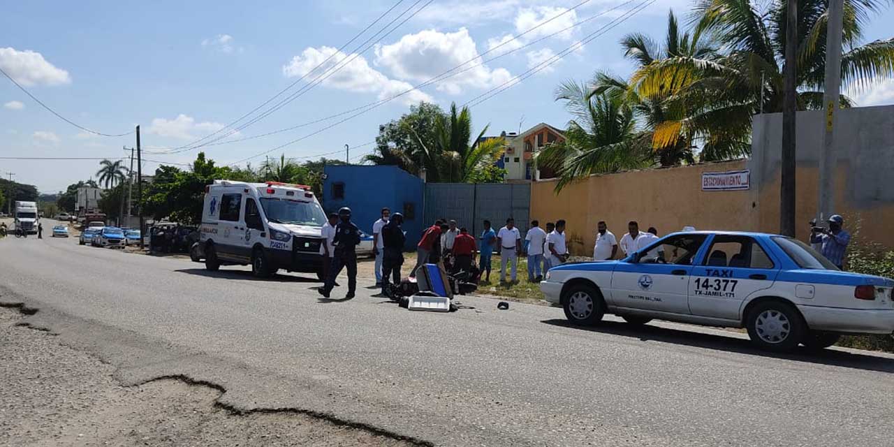 Taxistas protagonizan accidentes viales en Pinotepa Nacional