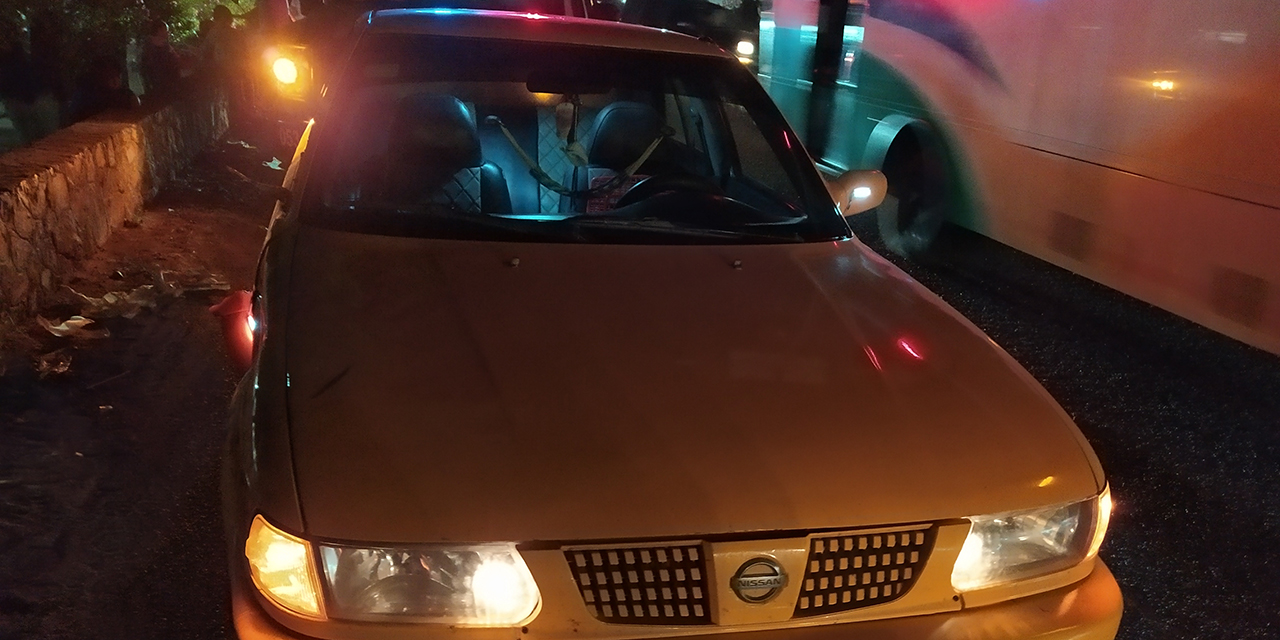 Taxista atropella a un repartidor en Salina Cruz