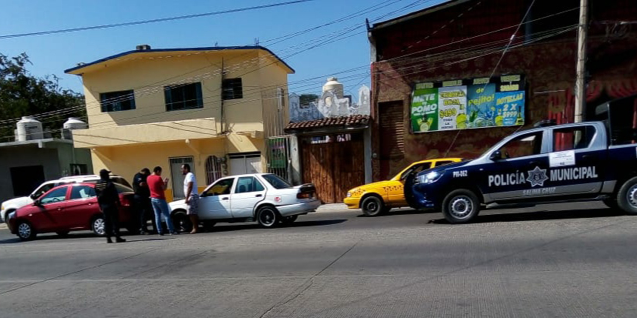 Accidente en Salina Cruz deja varios daños materiales | El Imparcial de Oaxaca
