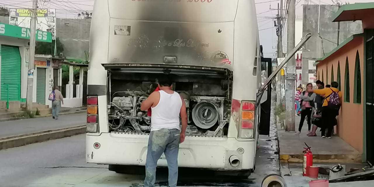 ¡Se incendia autobús en Matías Romero! | El Imparcial de Oaxaca