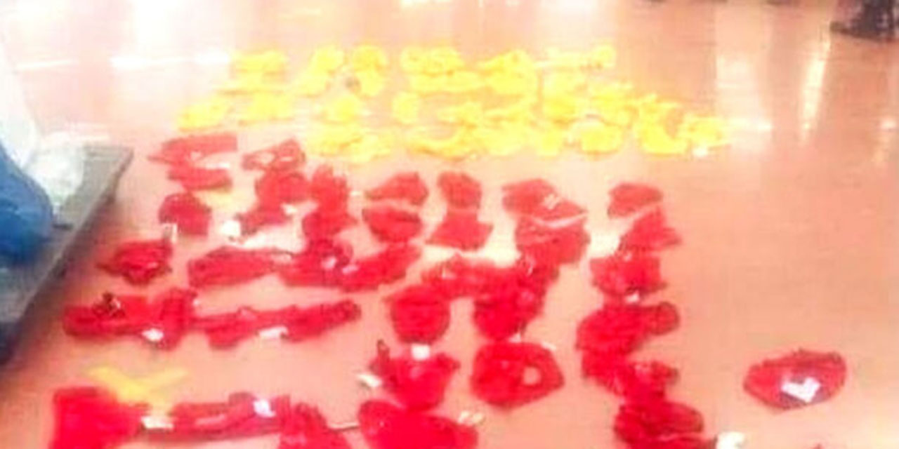 Detienen a dos mujeres que intentaron robar 60 calzones rojos y amarillos | El Imparcial de Oaxaca