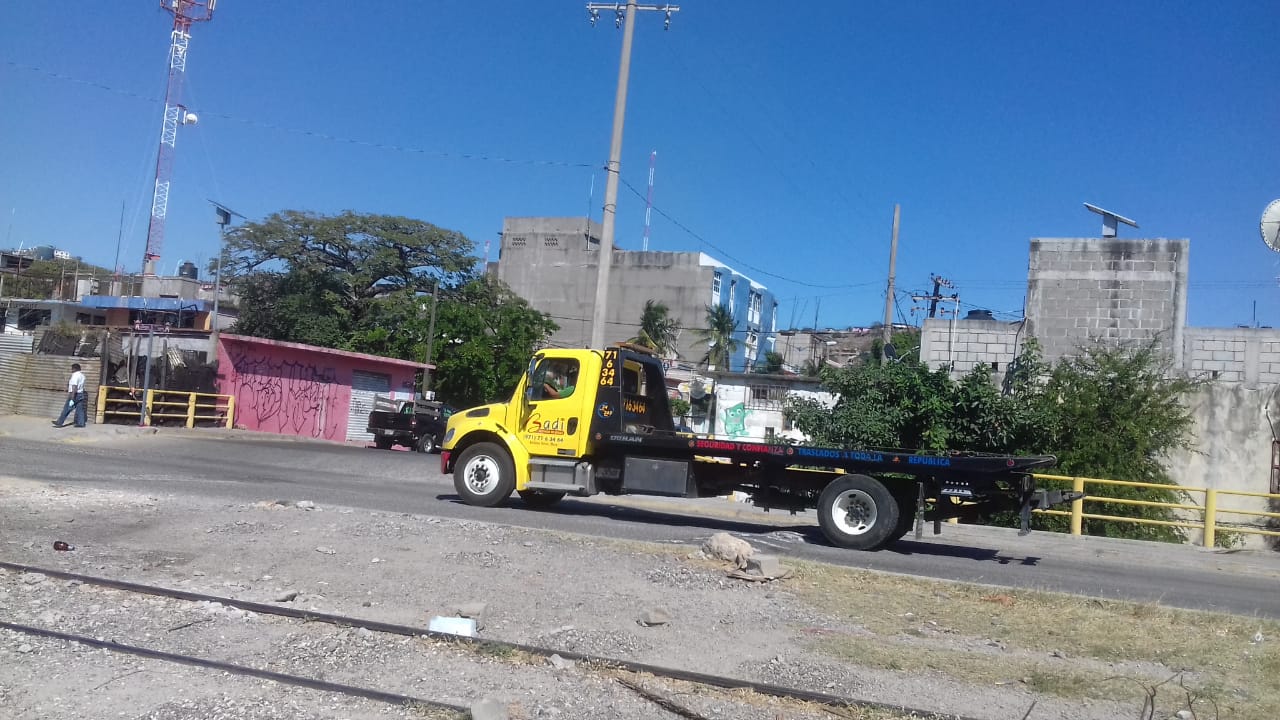 Conflicto entre grueros del Istmo por traslado de autos | El Imparcial de Oaxaca