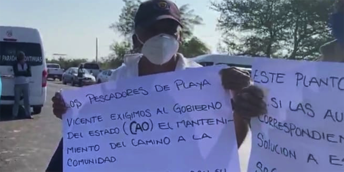 Habitantes de Playa Vicente bloquean crucero en Juchitán