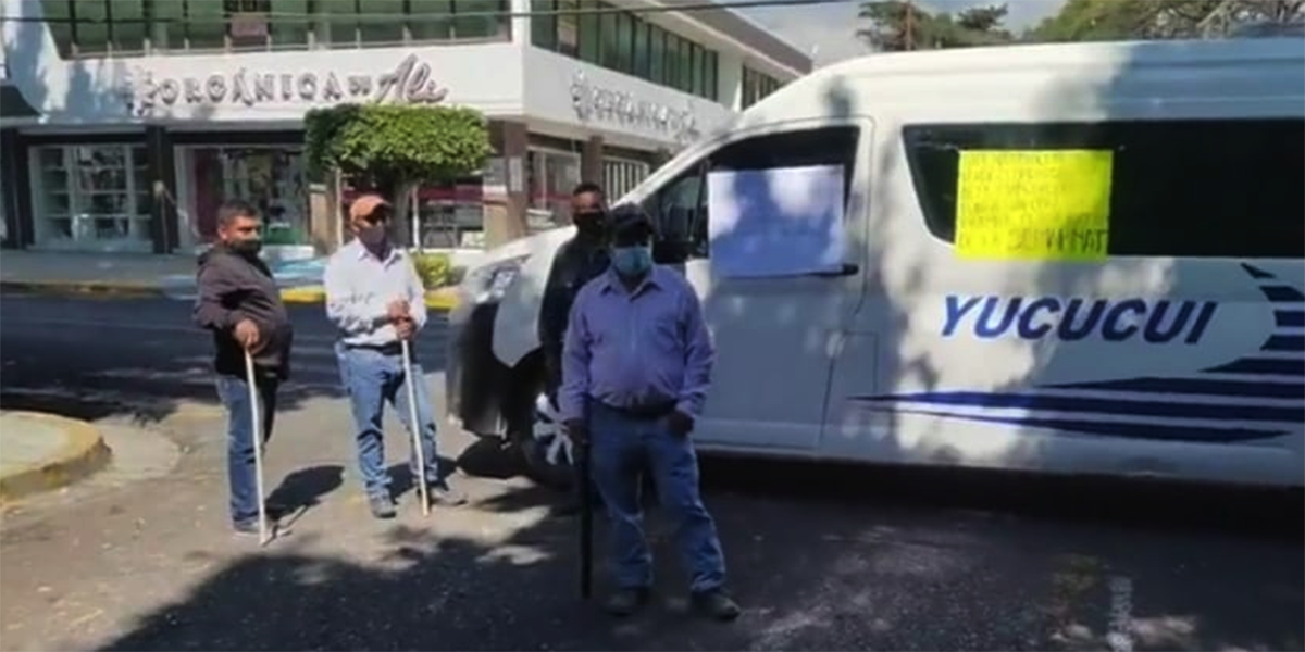 Habitantes de San Antonino Monte Verde bloquean la calle de Sabinos | El Imparcial de Oaxaca