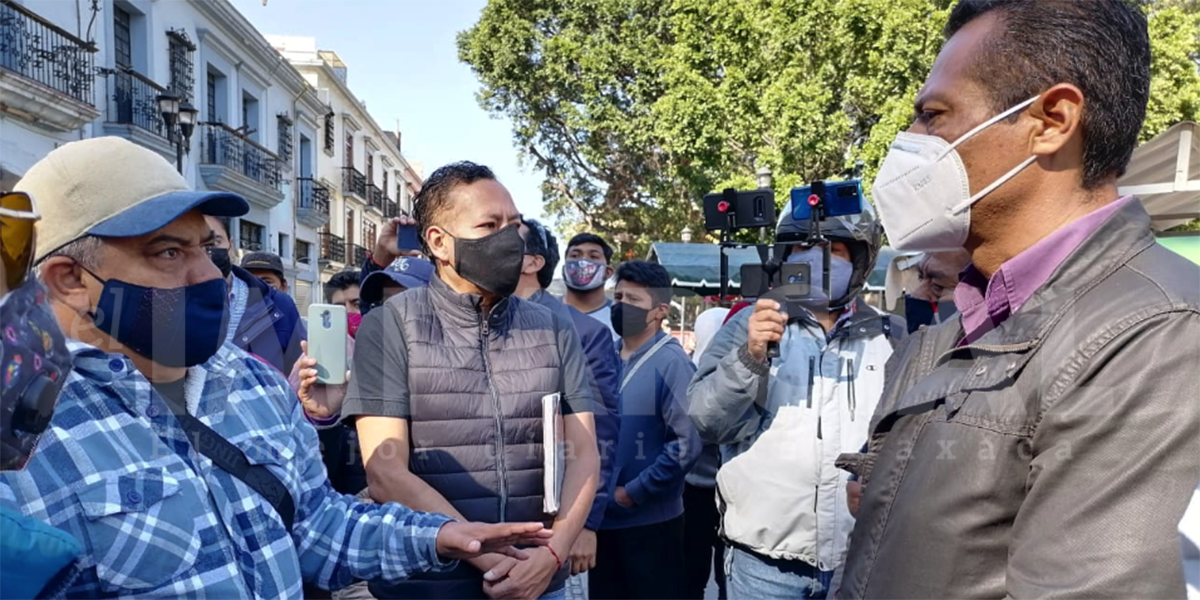 “Que venga el presidente”, retan comerciantes instalados en el Zócalo capitalino | El Imparcial de Oaxaca