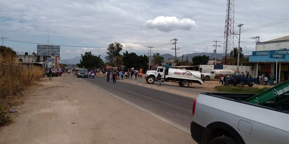 Reportan bloqueo en el crucero de la “Y” | El Imparcial de Oaxaca