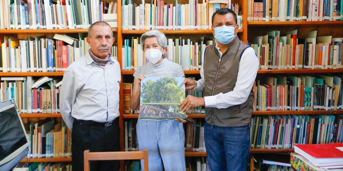 Lleva Samuel Gurrión Matías el libro “Nuestras raíces” a la Fundación Bustamante Vasconcelos