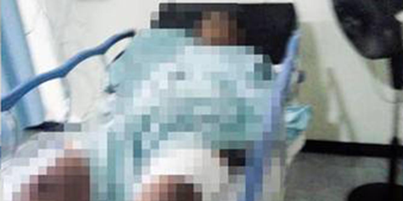 Hombres vestidos de enfermeros ingresan a hospital para asesinar a un paciente