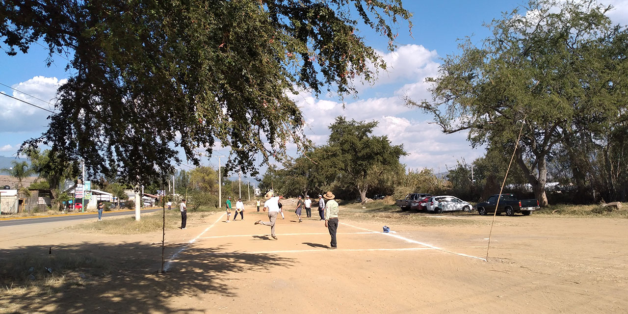 Preservan el tradicional juego de pelota mixteca | El Imparcial de Oaxaca