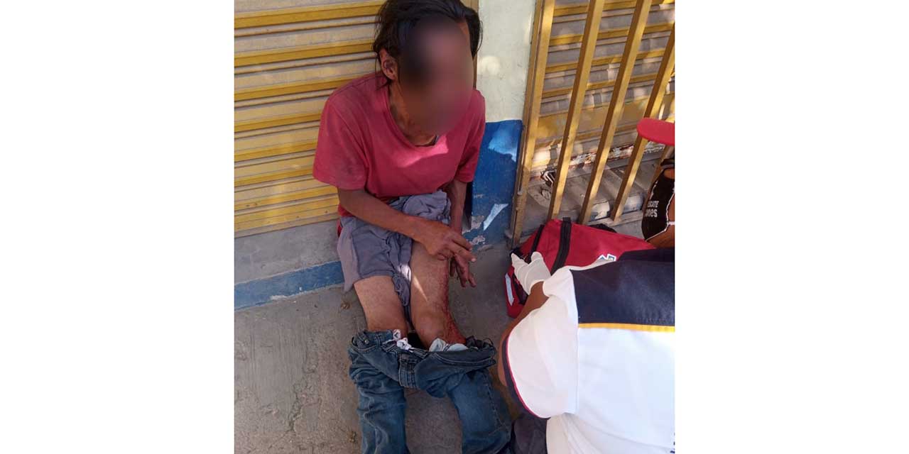 Navajean a un joven en la Central de Abasto