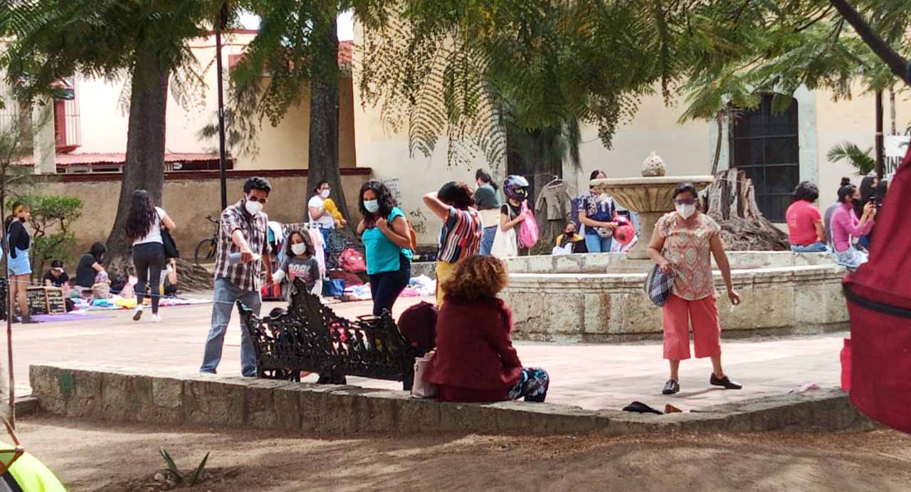 Instalan tianguis  feminista en el centro | El Imparcial de Oaxaca
