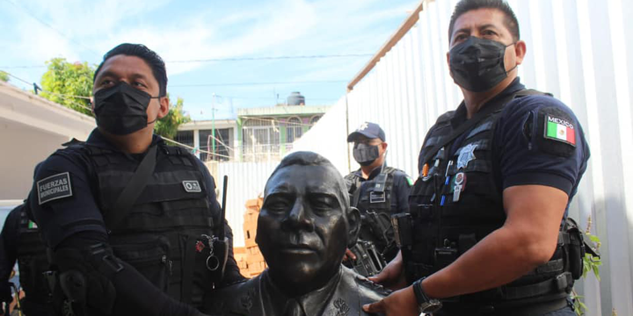 Reconstruyen busto del General “Charis Castro” | El Imparcial de Oaxaca
