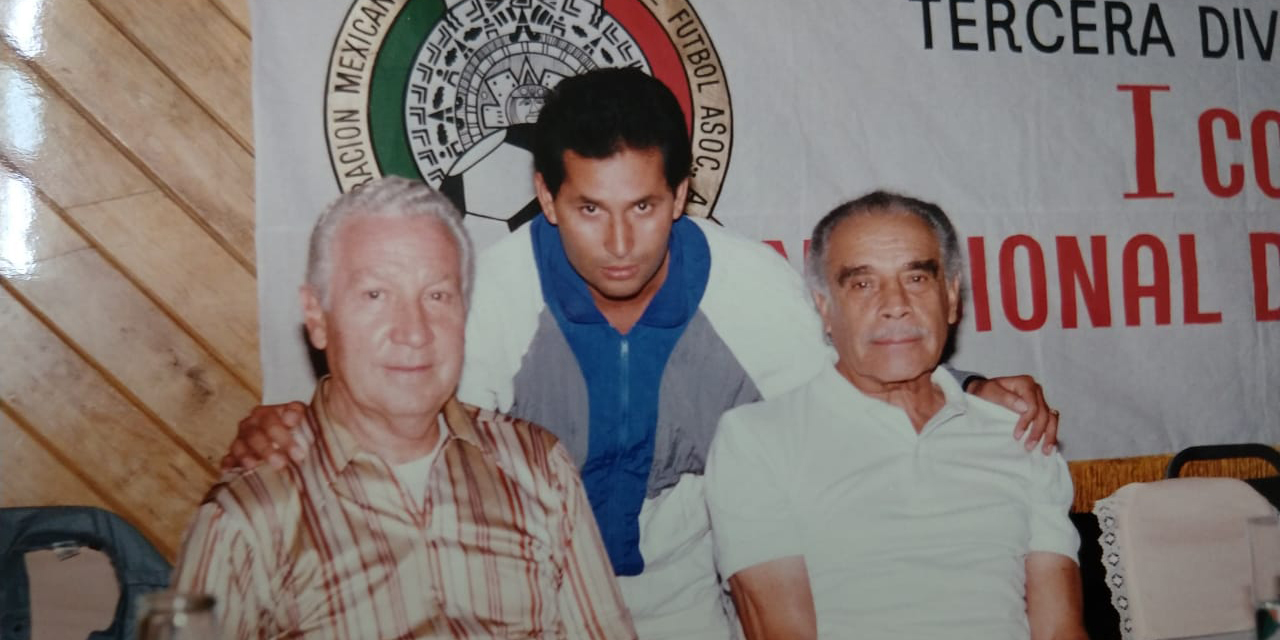 El entrenador de futbol | El Imparcial de Oaxaca
