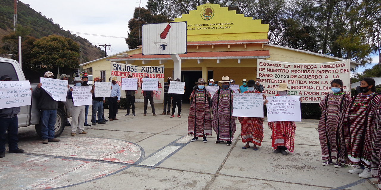 Se manifiestan en San José Xochixtlán para exigir recursos | El Imparcial de Oaxaca