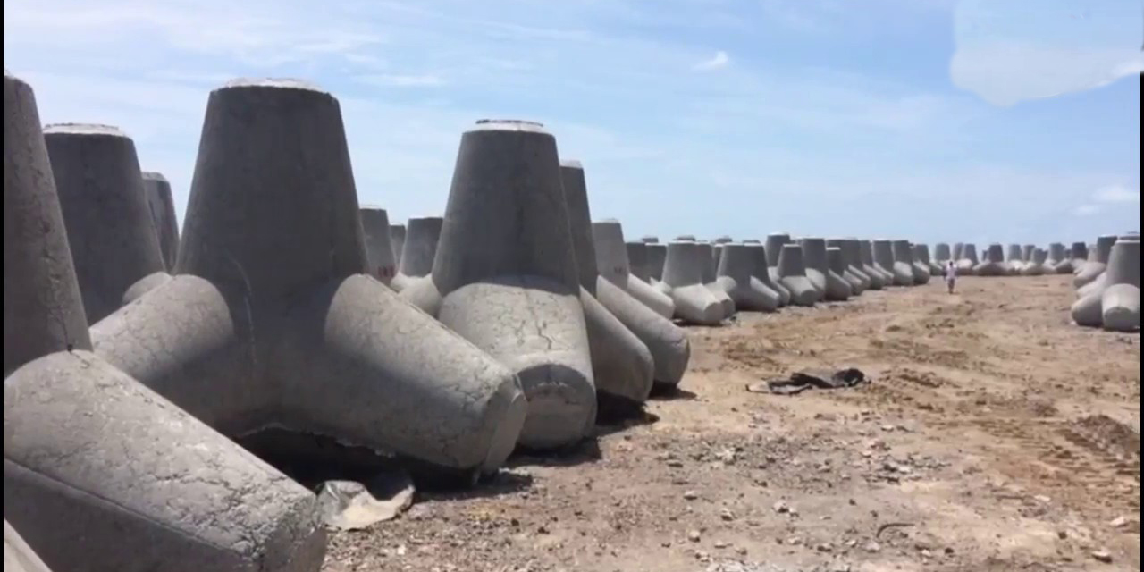 Obra del rompeolas enfrenta conflictos con los pobladores