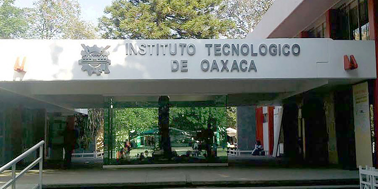 Alza de la gasolina da el tiro de gracia a taxistas oaxaqueños