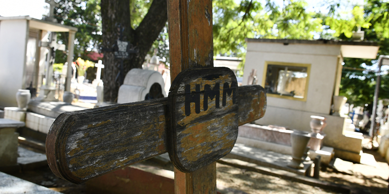 Muertos sin tumba y panteones repletos; los espacios se venden hasta en 100 mil pesos