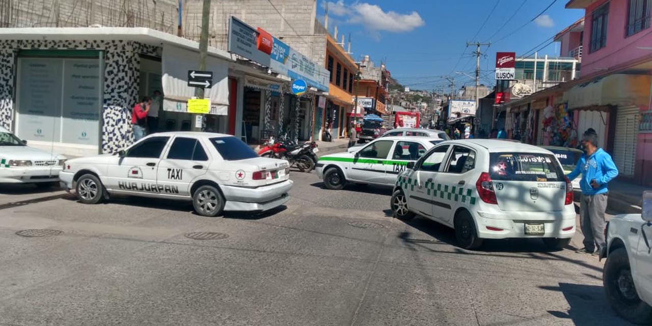 Taxistas de Huajuapan se inconforman por adjudicación de bases | El Imparcial de Oaxaca