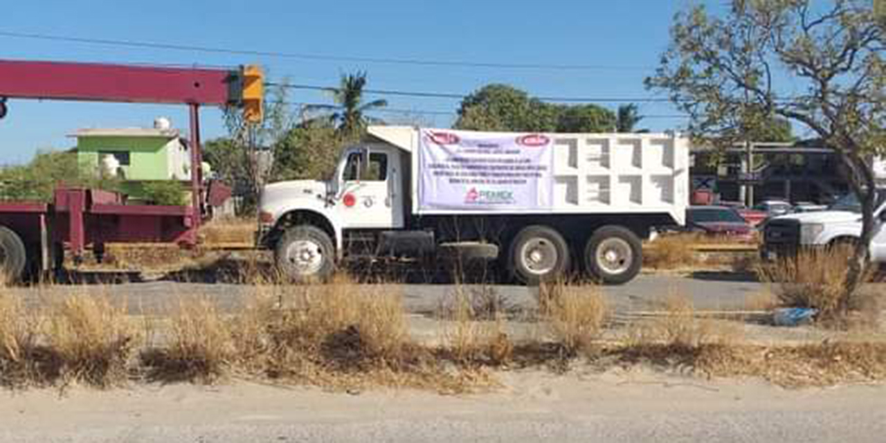 Se manifiestan constructores contra Pemex en Salina Cruz; demandan pagos | El Imparcial de Oaxaca