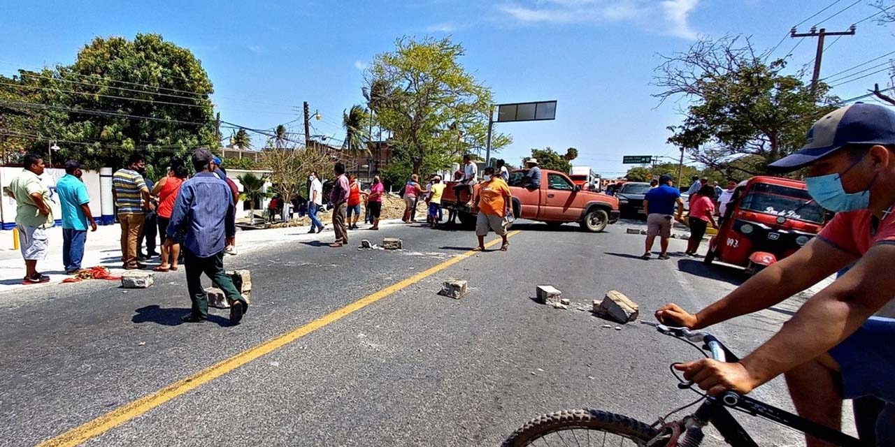 Turba quería linchar a sujetos detenidos en Tehuantepec