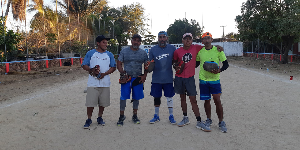 Disfrutaron del juego de pelota mixteca | El Imparcial de Oaxaca