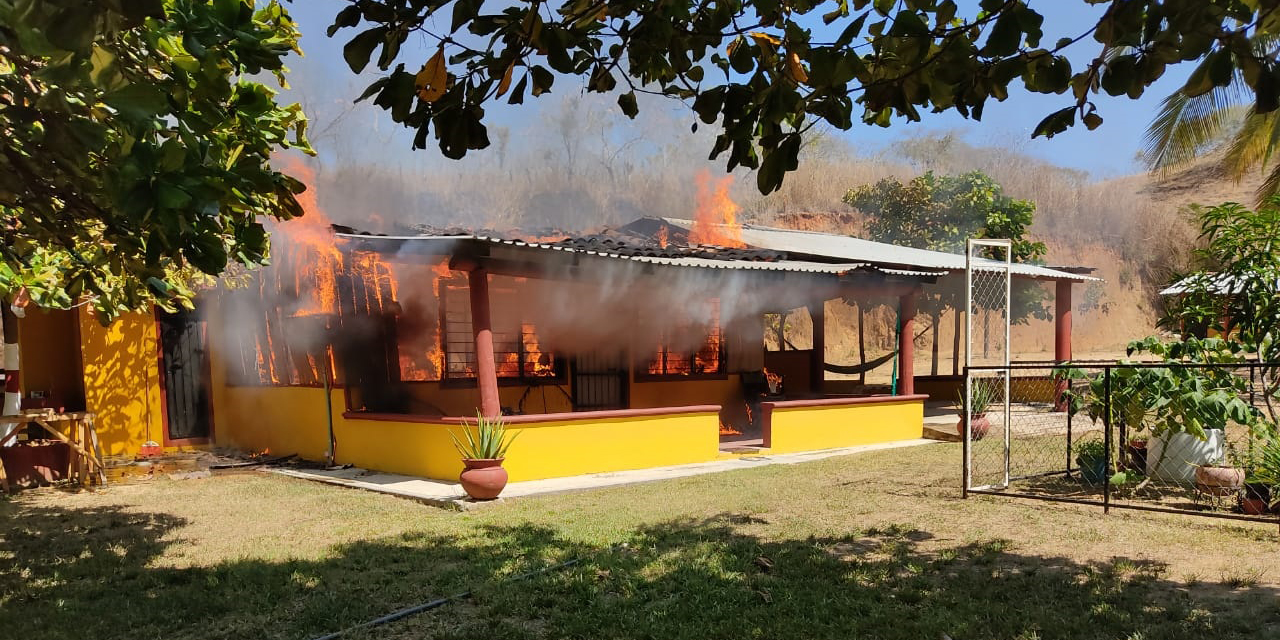 Se incendia vivienda en Pinotepa Nacional | El Imparcial de Oaxaca