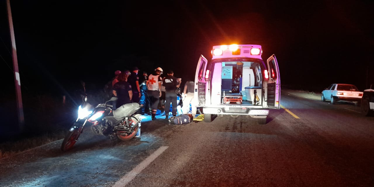 Motociclista derrapa sobre la carretera costera | El Imparcial de Oaxaca