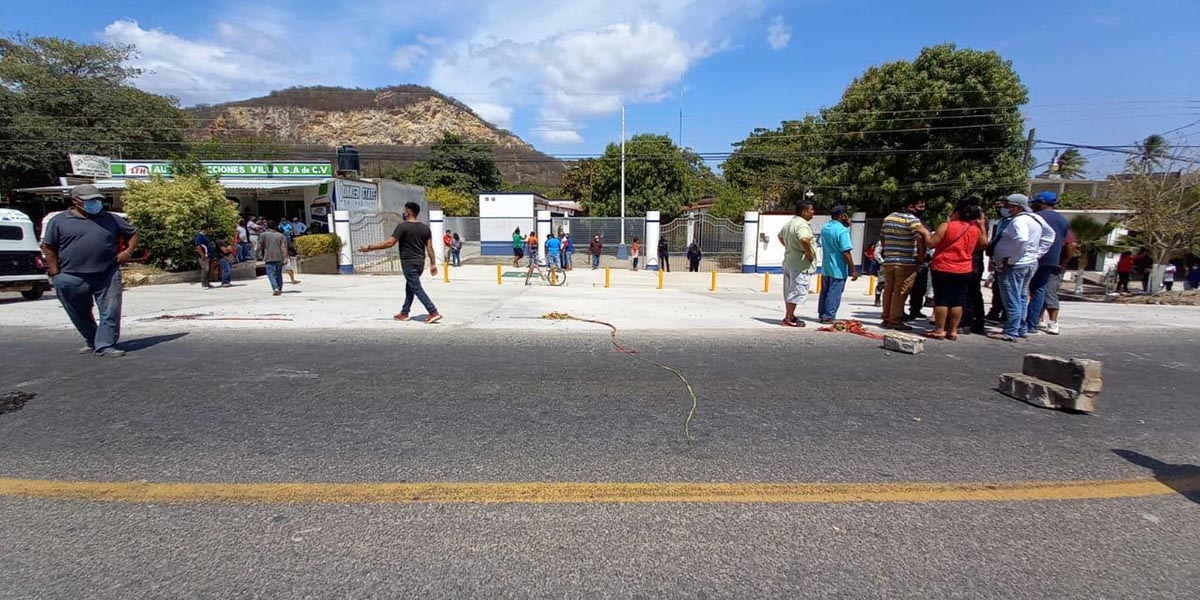 Bloqueos carreteros golpea fuertemente la Iniciativa Privada | El Imparcial de Oaxaca