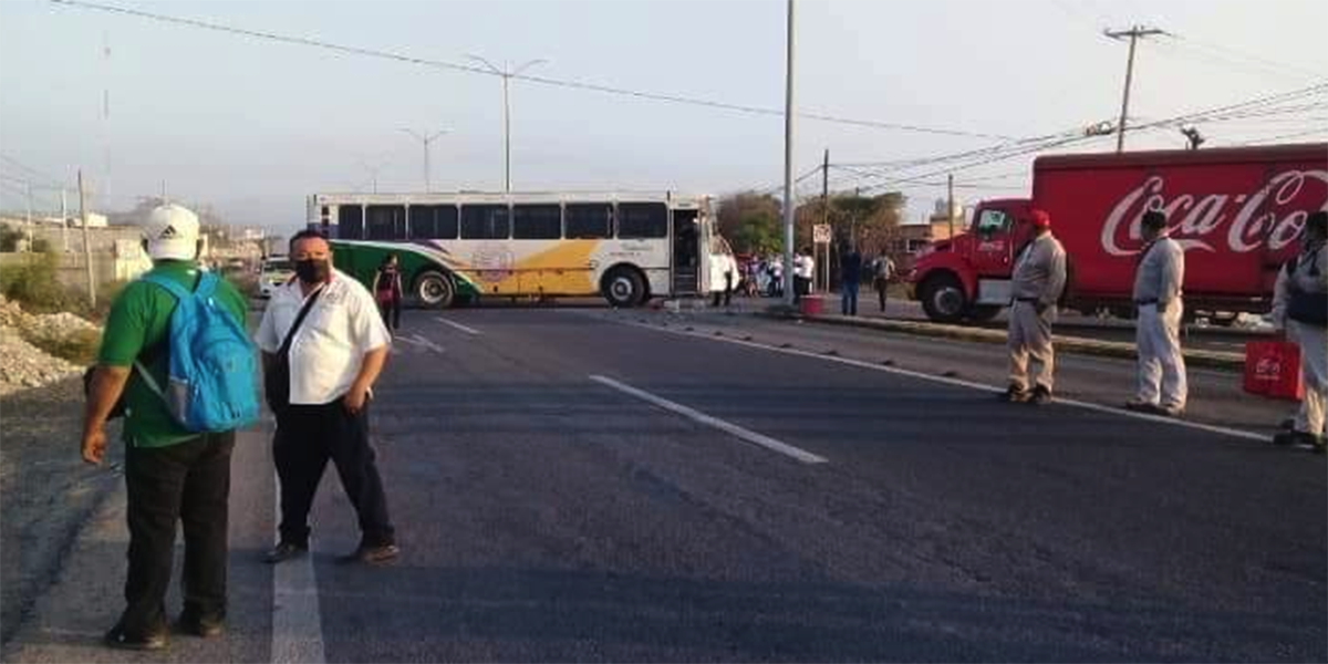 Se activan bloqueos en el Istmo y Valles Centrales contra operadora de transportes