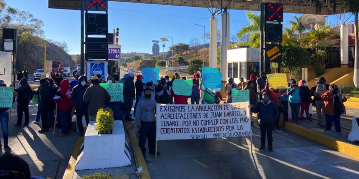 Habitantes de la Mixteca toman la caseta de San Pablo Huitzo