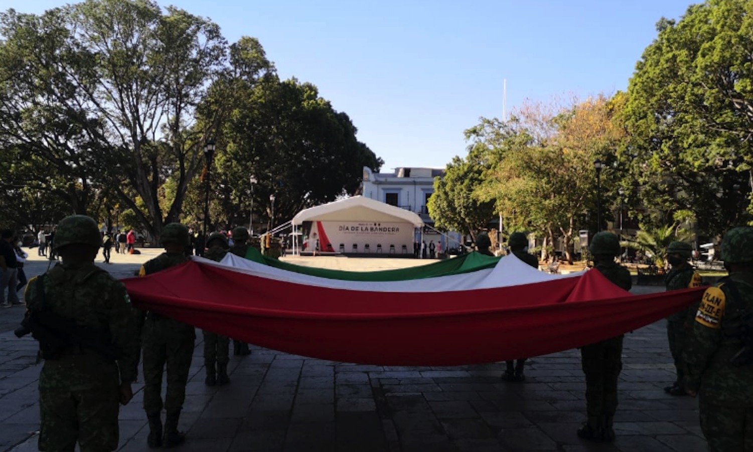 Realizan ceremonia cívica por el Día de la Bandera | El Imparcial de Oaxaca