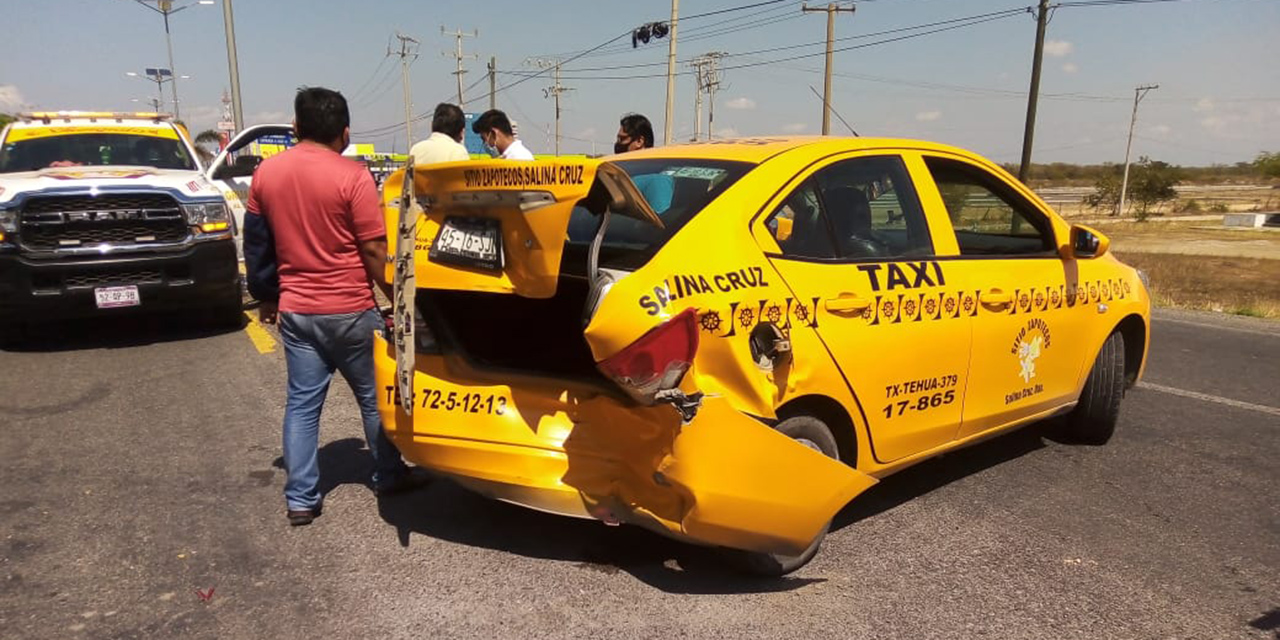 Choque entre taxis deja un lesionado en la Carretera Transístmica | El Imparcial de Oaxaca